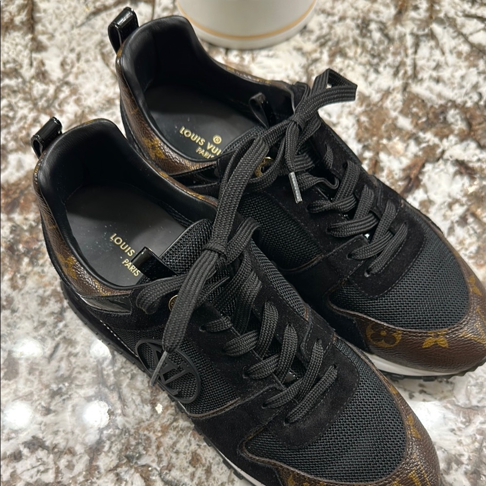 Black and Brown Sneakers with Fabric Upper and Low-Top Design - Picture 5 of 9